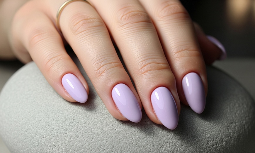 Image 1: Pose de vernis semi-permanent mains et / ou pieds à Clermont-Ferrand