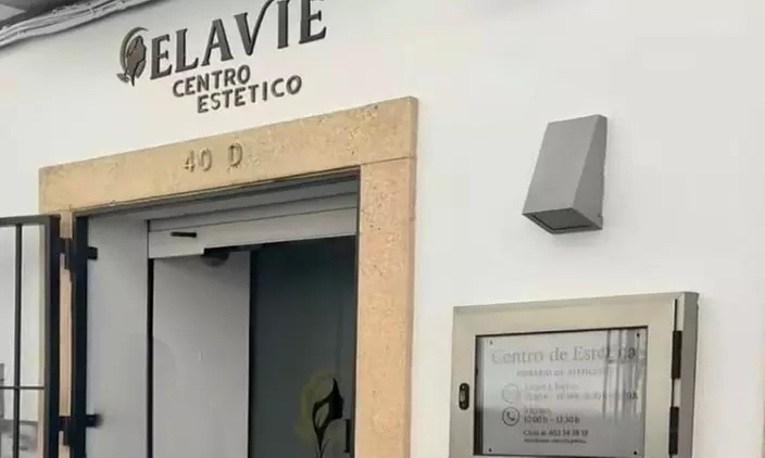 Radiofrecuencia facial, cuello y escote con serum y masaje Kobido