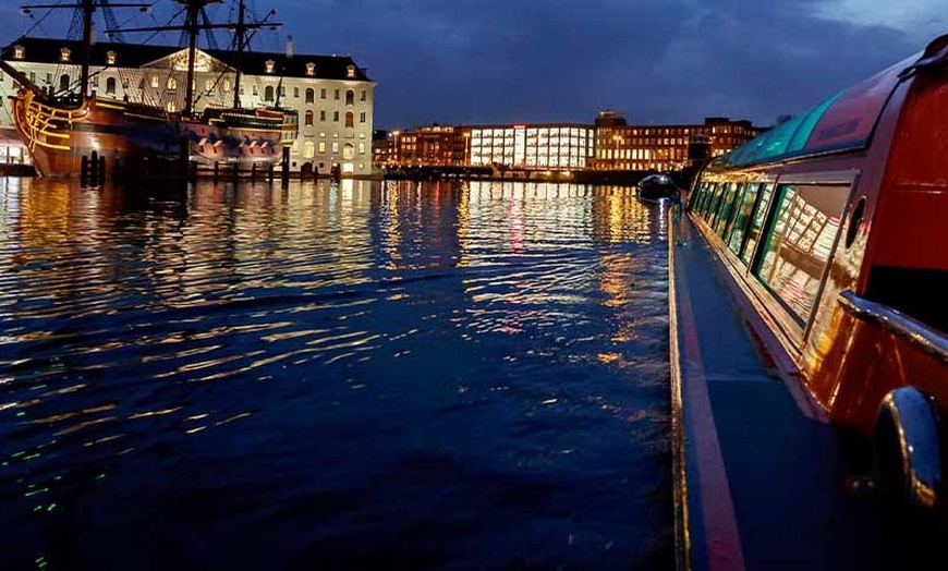 Image 1: Amsterdam verlicht: avondcruise van 60 minuten