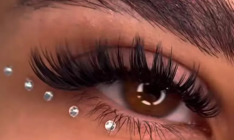 Get Stunning Lashes & Bold Brows at Royal Lash & Glow in Birmingham!