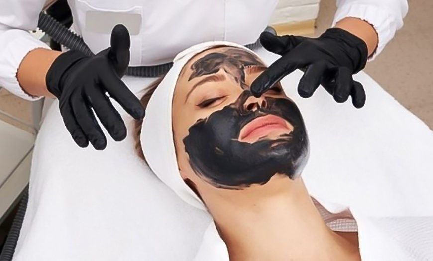 Image 3: Head Relaxing Spa, Signature Facial, Or Carbon Laser Peel Facial