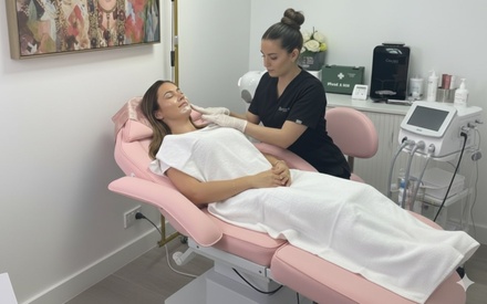 Luxury Glow Hydrafacial - Adivas Clinic