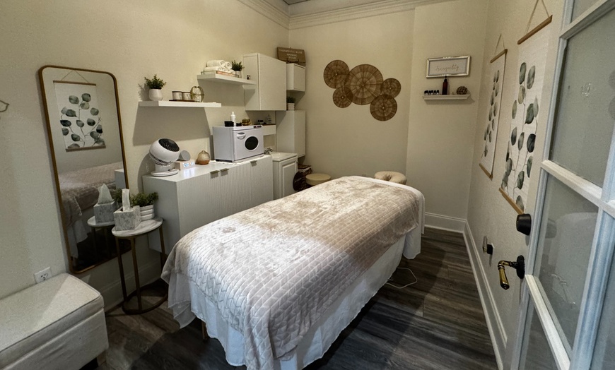 Image 3: Relax with a 60- or 90-Min Custom Massage Options 