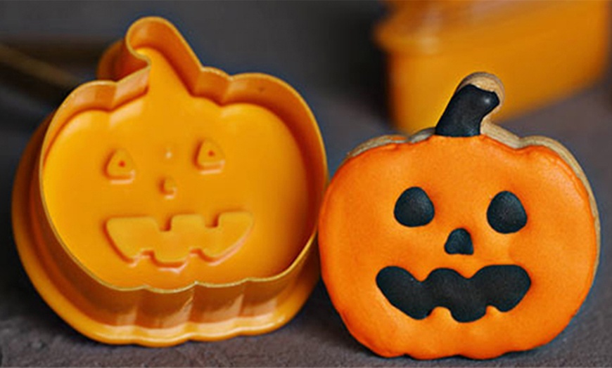 Image 5: Four-Piece Halloween Cookie Cutters