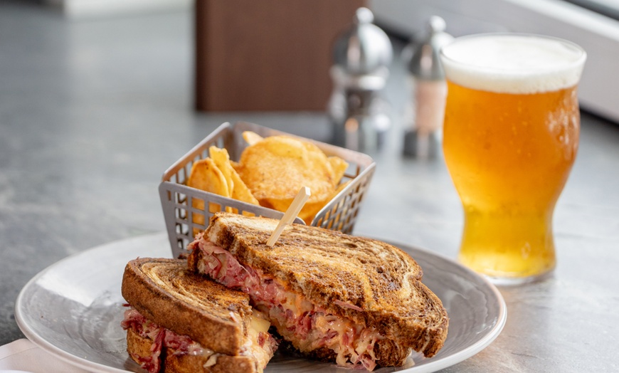 Image 19: Lakeside Resort in the Michigan With Breakfast & Scenic Views