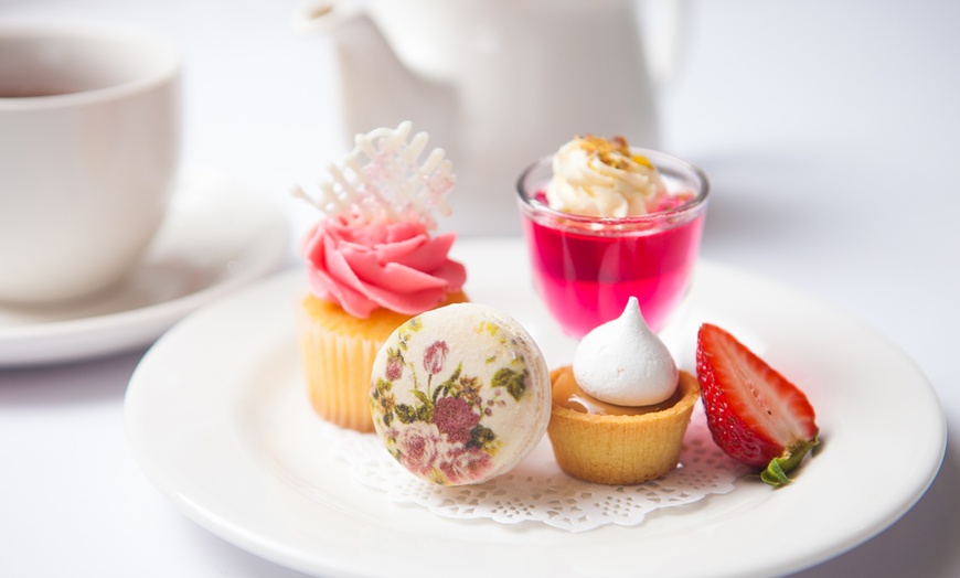 Image 9: High Tea