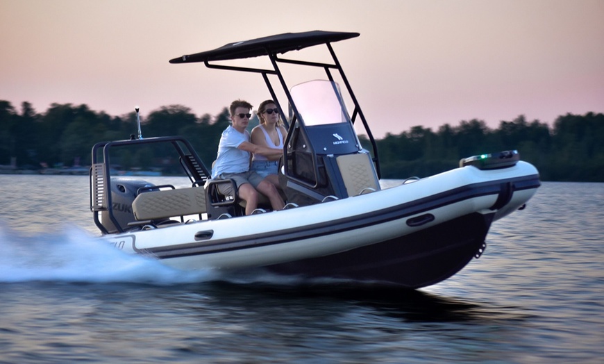 Image 7: Hasta 8 horas de alquiler de lancha sin licencia para 2-8 personas