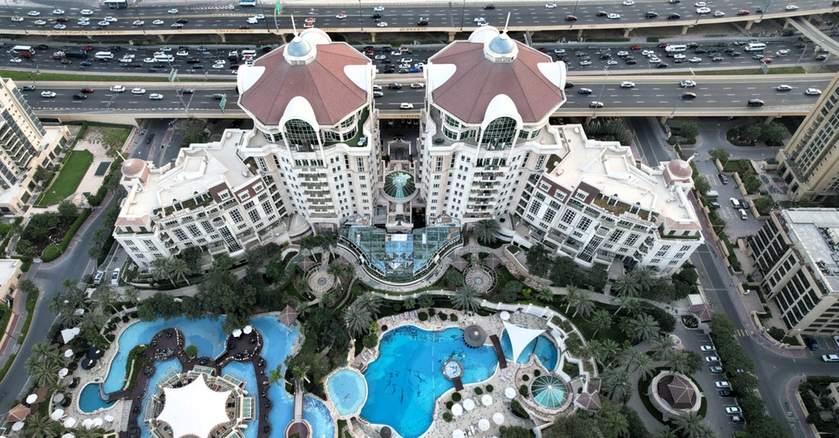 Up To Aed 100, 200, 300 Or 500 To Spend On Food And Beverages Up To Aed 100, 200, 300 Or 500 To Spend On Food And Beverages