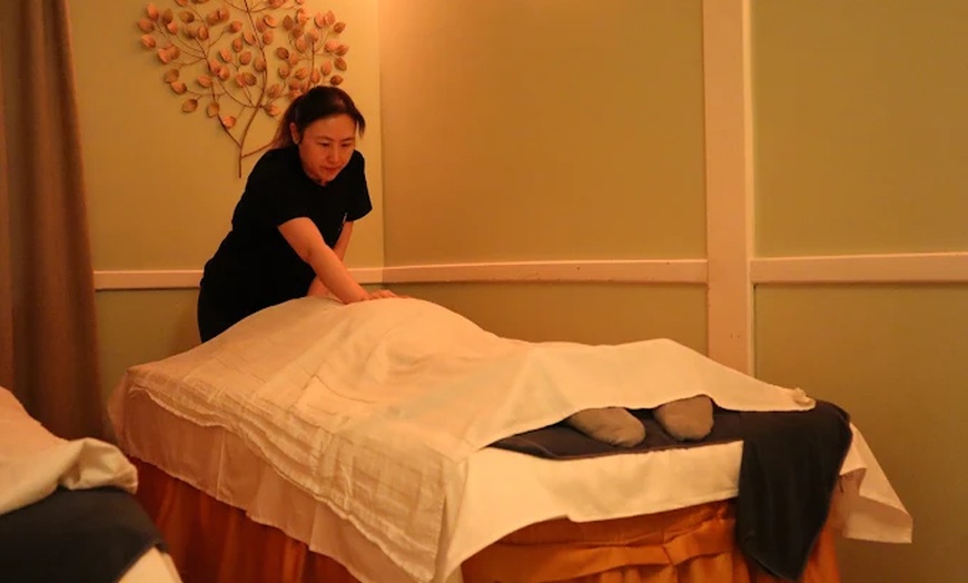 Image 2: Up to 36% Off on Couples Massage at Paradise Massage
