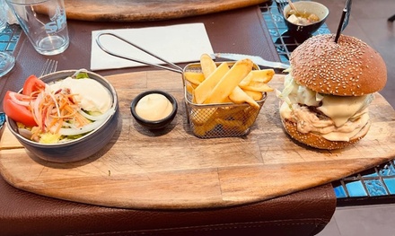 Pour 1 personne : formule hamburger avec frites et salade - Ollis Burgers Bar