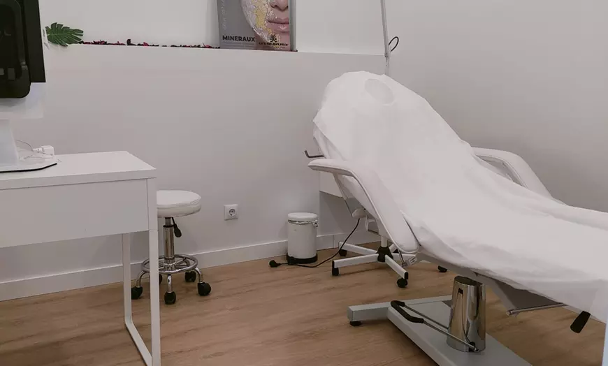 Image 2: 3 o 6 sesiones de cavitación, presoterapia, lipoláser y masaje para 1 