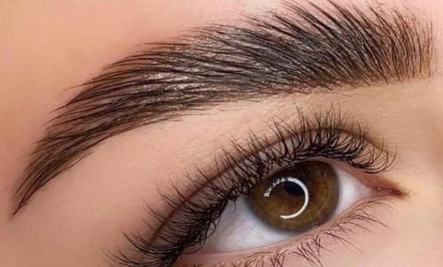 Image 9: Tratamientos para pestañas y cejas: lifting, tinte, diseño o laminado 