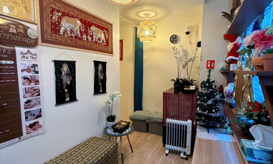 Image 10: Massage thaï : tradition ancestrale pour relâcher tensions et fatigue