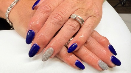 Gel Polish Hands - Lisa Mac Nail Tech