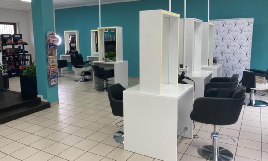 Image 4: Cut, Color & Care: Dein Rundum-Schönheitsprogramm für’s Haar