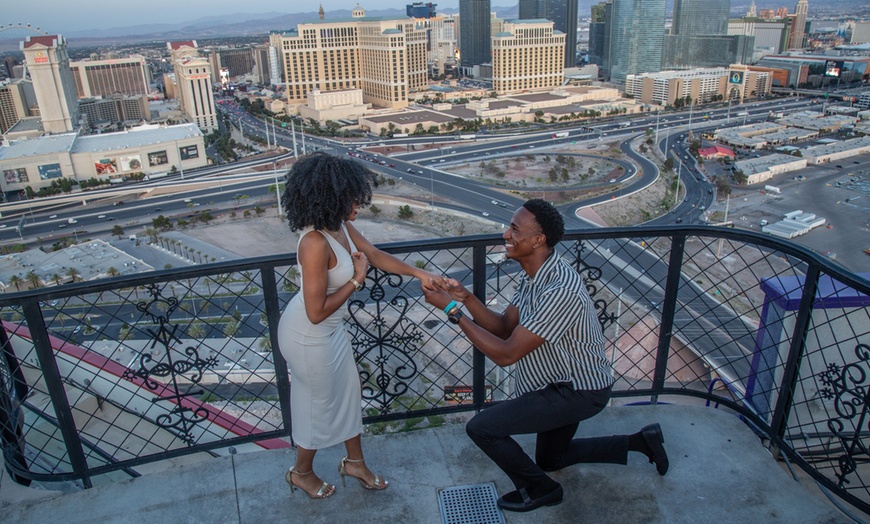 Image 8: 2 or 4 Hours of Wedding Photography with Online Image Gallery