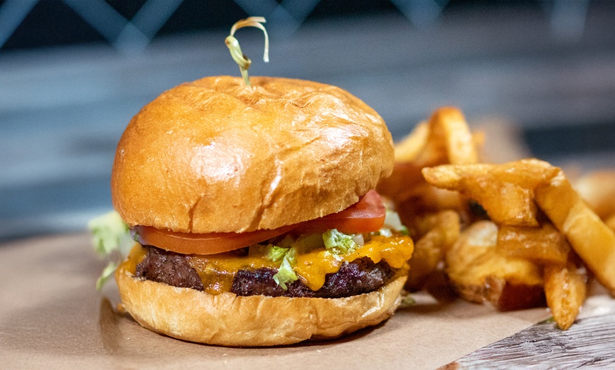 Image 3: Sonomaz Wine Bar & Grill in Denver Marriott South at Park Meadows