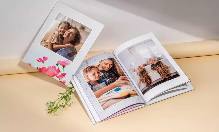 Image 4: Przenieś wspomnienia na papier: Fotoksiążka w pudełku prezentowym