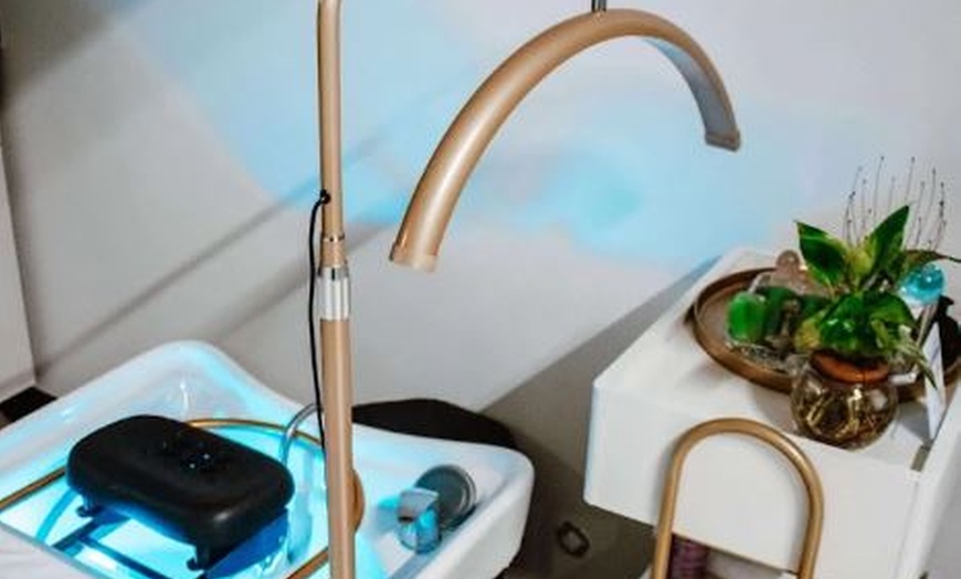 Image 2: Relax and Refresh with a Signature, Deluxe, VIP, or Premium Head Spa