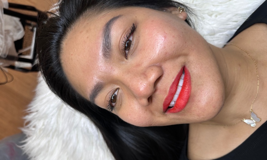 Image 8: Enhance Your Brows, Lips & Eyes For A Stunning Look