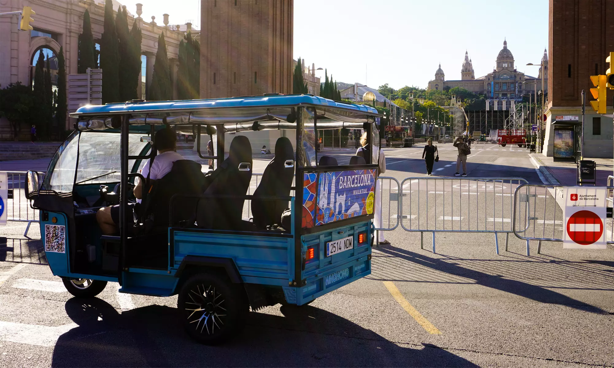 Tour Barcelona en tuk tuk eléctrico: 1 o 2 h, grupo o privado
