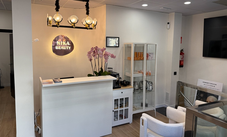 Image 3: Ritual de spa capilar con bebida de cortesía y opción a masaje para 1