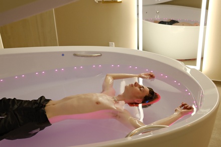 50 Min Classic Head Spa & 60min Himalaya Salt Room and Oxygen Bar Combo - Float & Salt Healing Center