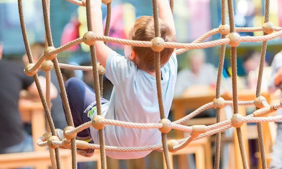 3 Std. Aufenthalt für 1 Erwachsenen & 1 - 2 Kinder inkl. Slush Ice