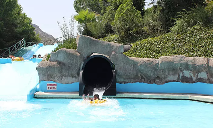 ¡Diversión a remojo! Entrada a Aquópolis Cullera para júnior o adulto