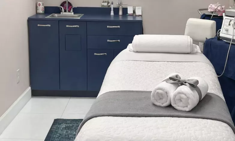 Signature Deep Clean Facial Options for Glowing Skin