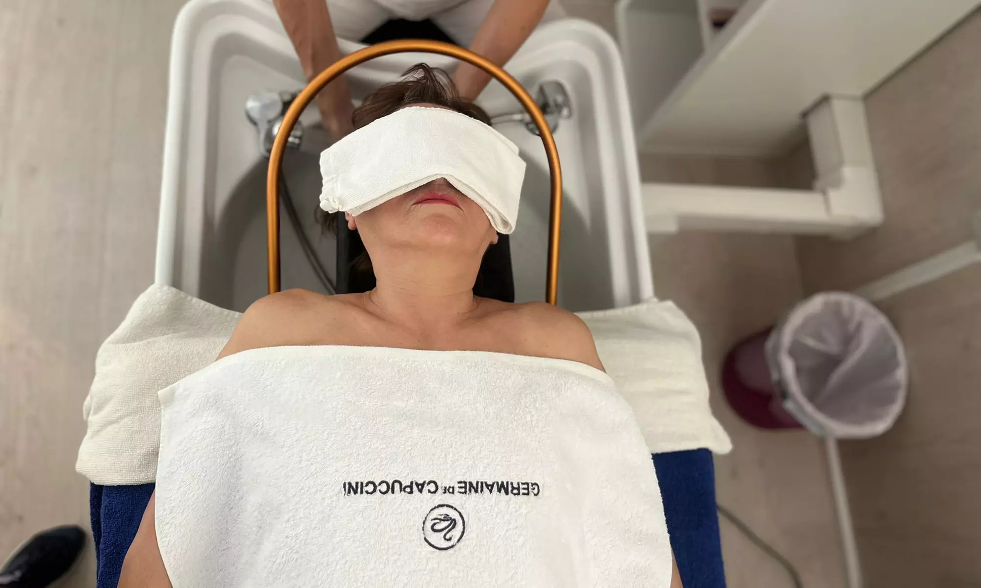 Head spa con opción a presoterapia, sauna, ducha temperada y más
