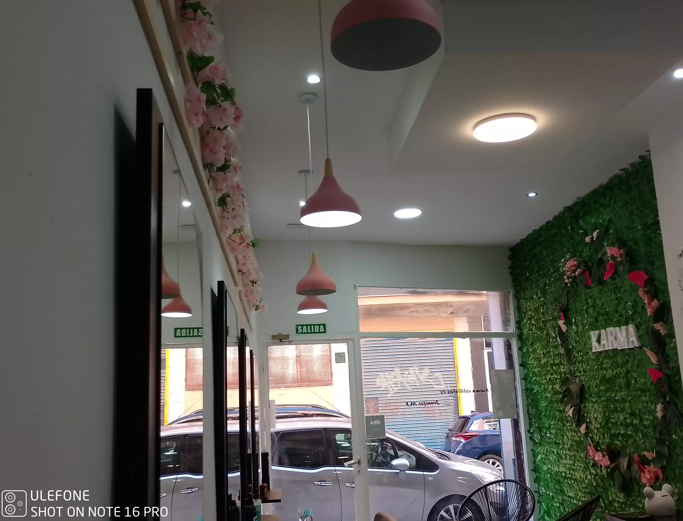 Sesión de peluquería con corte