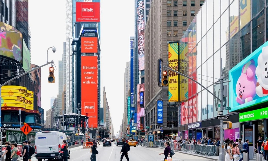 Image 3: Up to 40% Off 24 Hour Hop On Hop Off Bus NYC Tour Package! 