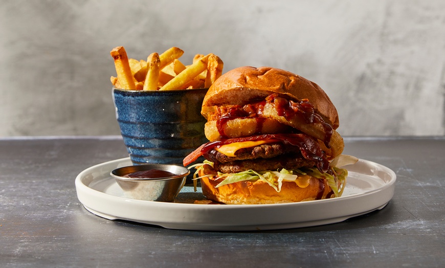 Image 4: 2 Burgers & 2 Drinks at Walkabout – Great Food, Big Games, Good Times