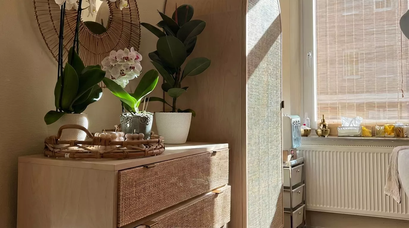 60 bis 75 Min. Head Spa „Deluxe“ oder „Premium“ mit Rotlichttherapie