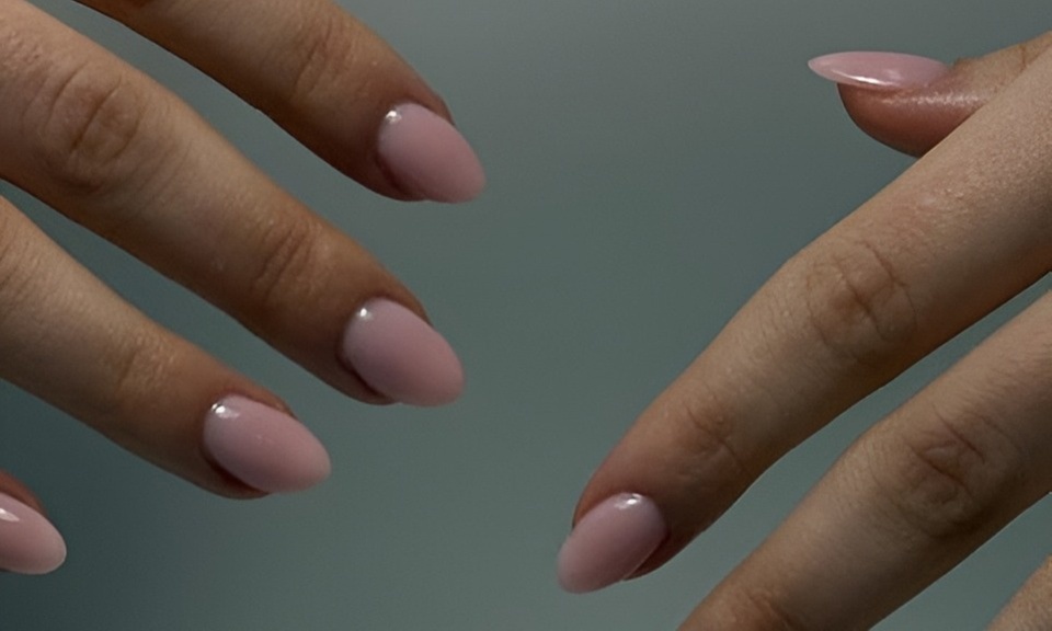 Manicure of nagelbehandeling naar keuze