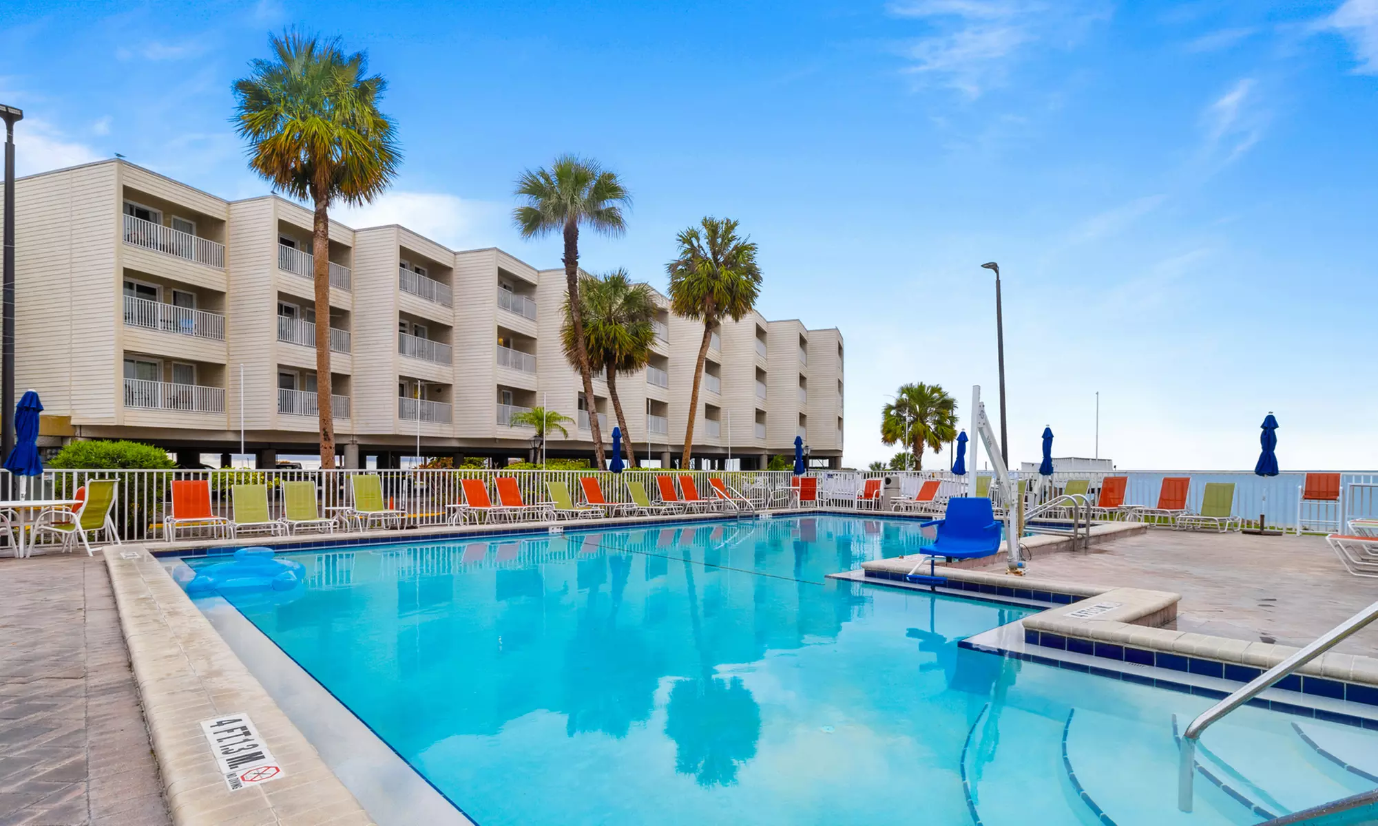 Sailport Waterfront Suites: Your Gateway to Bayside Serenity
