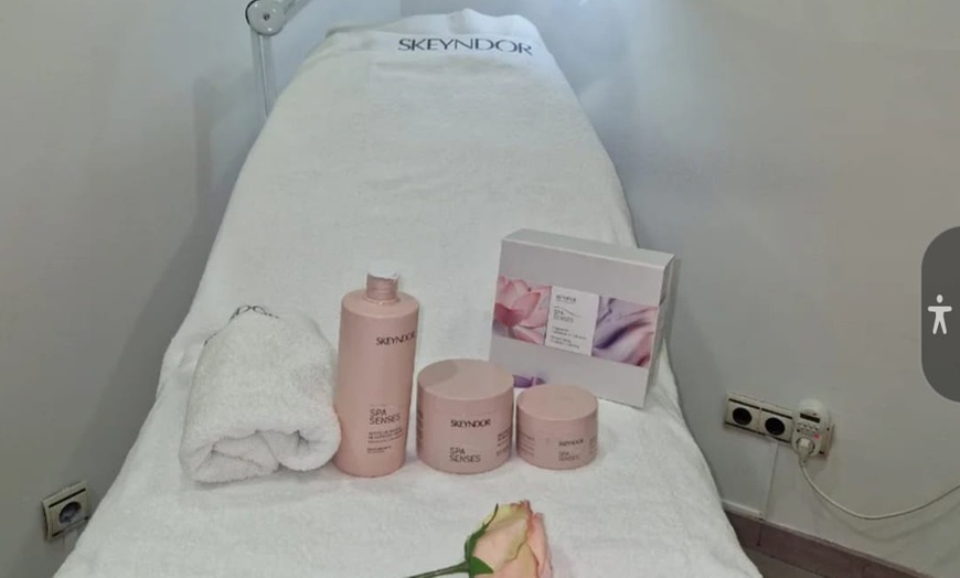 Image 2: 1, 2 o 3 sesiones de radiofrecuencia facial Indiba rostro completo