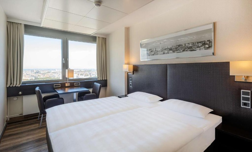 Image 3: ✈ Box Europa 4*: volo più hotel in una capitale europea per 2 persone