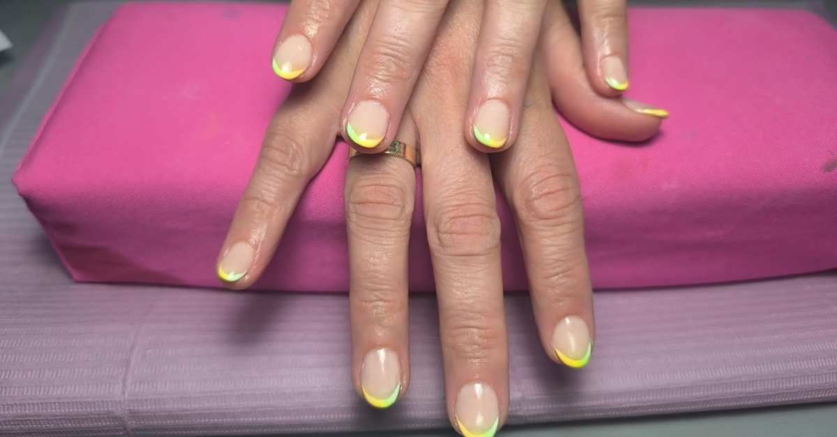 Sesiones de manicura y pedicura en Sevilla