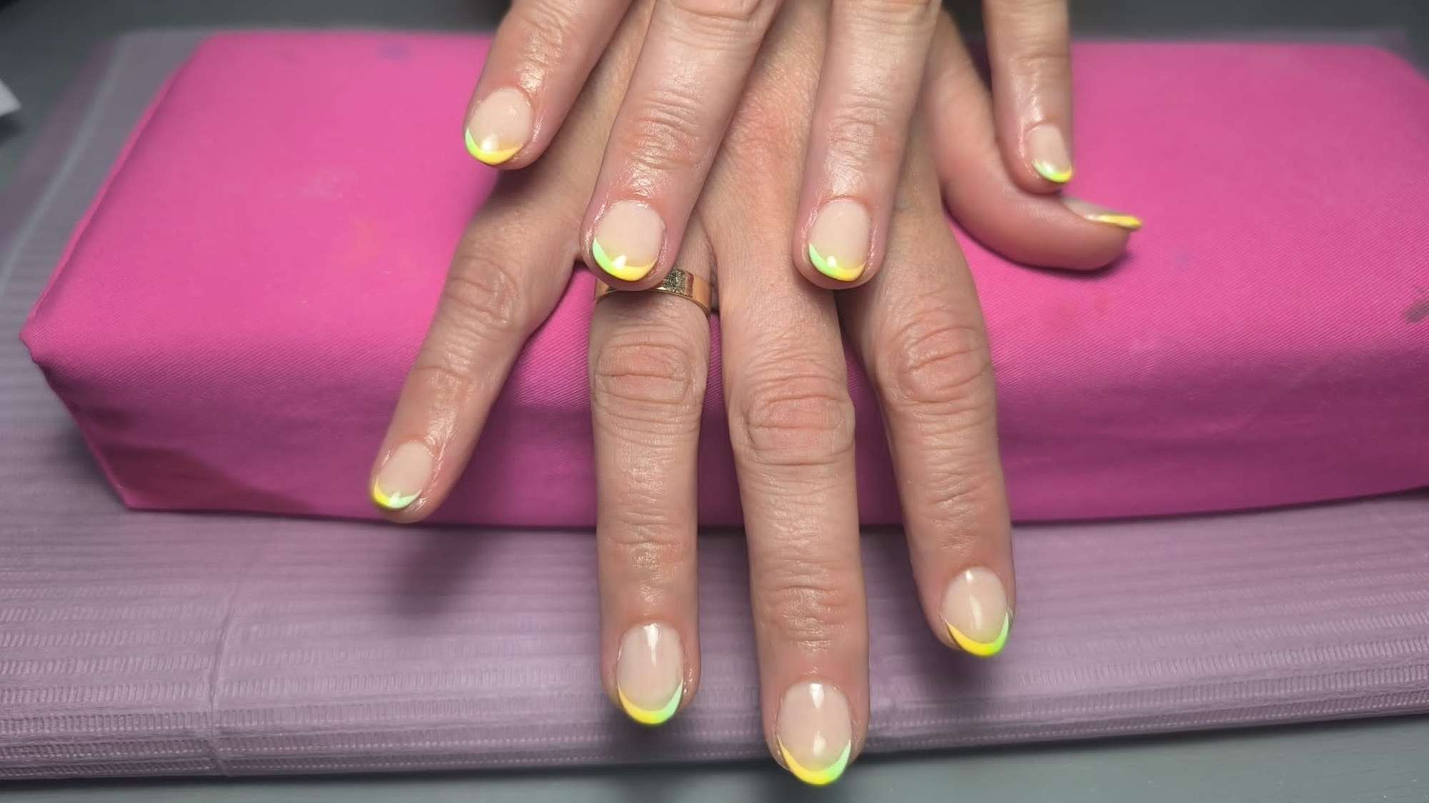 2 sesiones de manicura pedicura o manipedicura normal o semipermanente