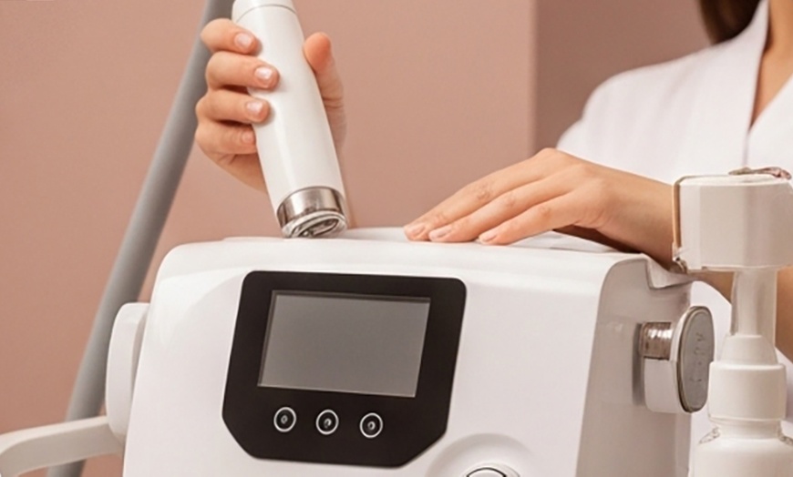 Image 4: Anti-Wrinkle Plasma Lift