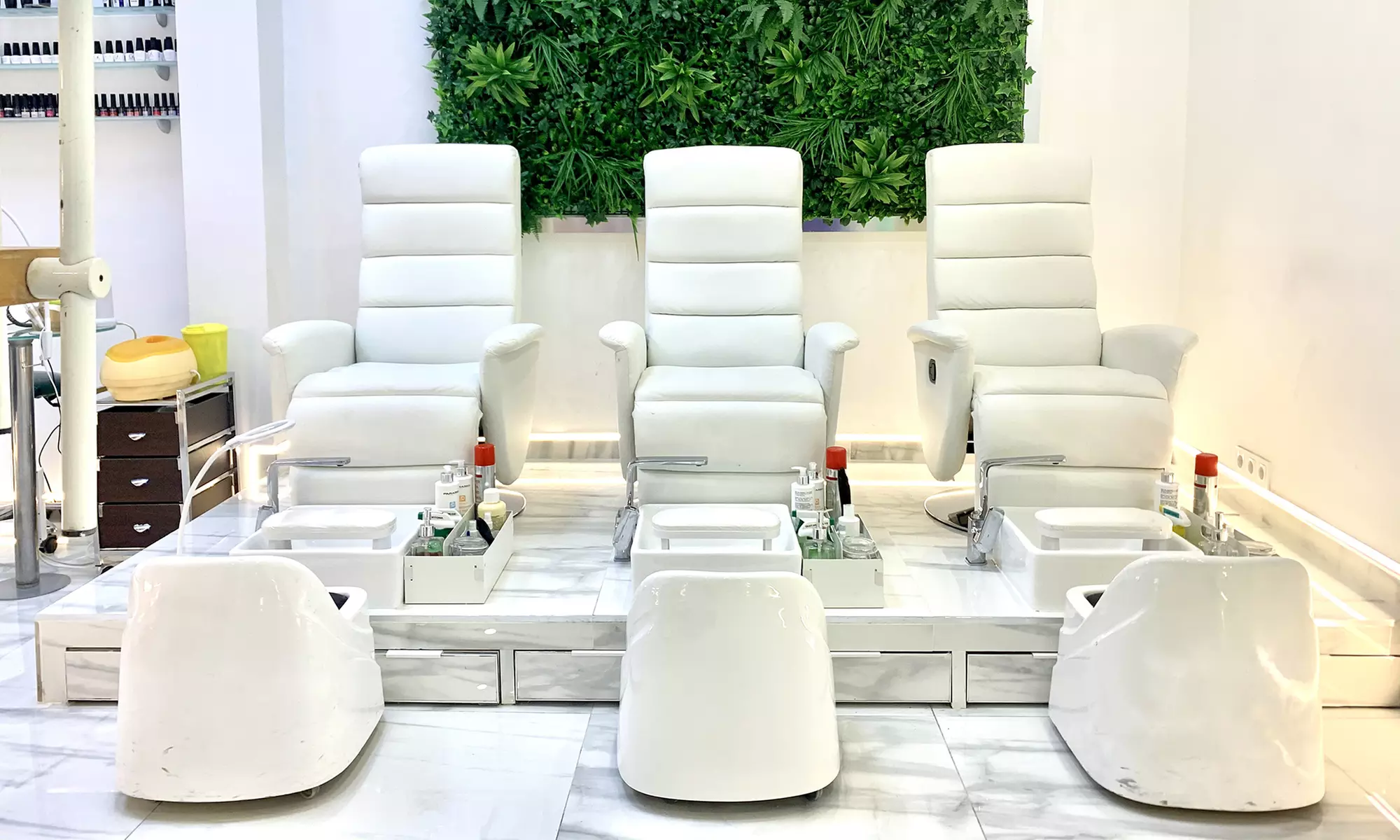 Sesión de peluquería con corte, tinte o mechas en Natura Style