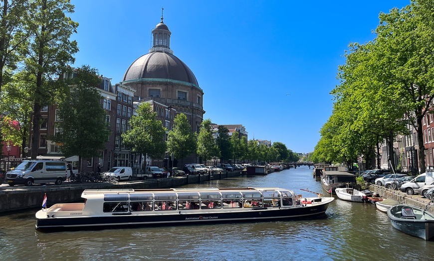 Image 1: Ontdek de iconische grachten van Amsterdam: rondvaart van 75 minuten