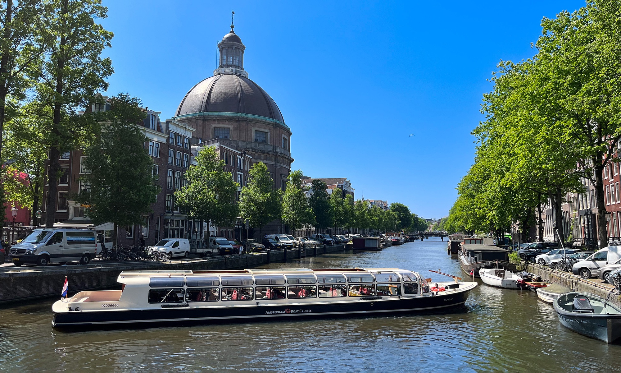 Ontdek de iconische grachten van Amsterdam: rondvaart van 75 minuten