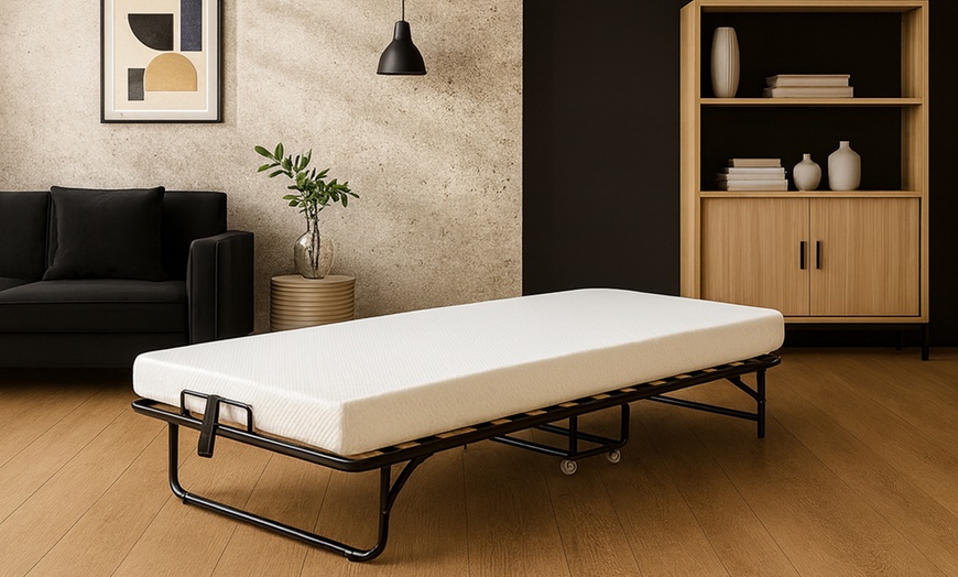 Image 1: Sampur opklapbed op wielen van 90 x 200 cm met traagschuimmatras