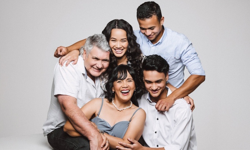 Image 3: Tailored Individual, Couple, Family or Pet Photo Shoot Experience