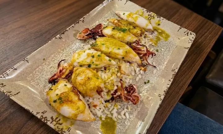 Menú Génova con entrante, principal, postre y bebida