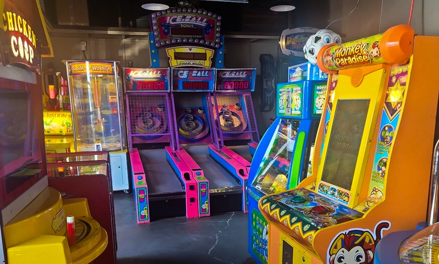 Image 3: Unleash Fun with Play and Eat 