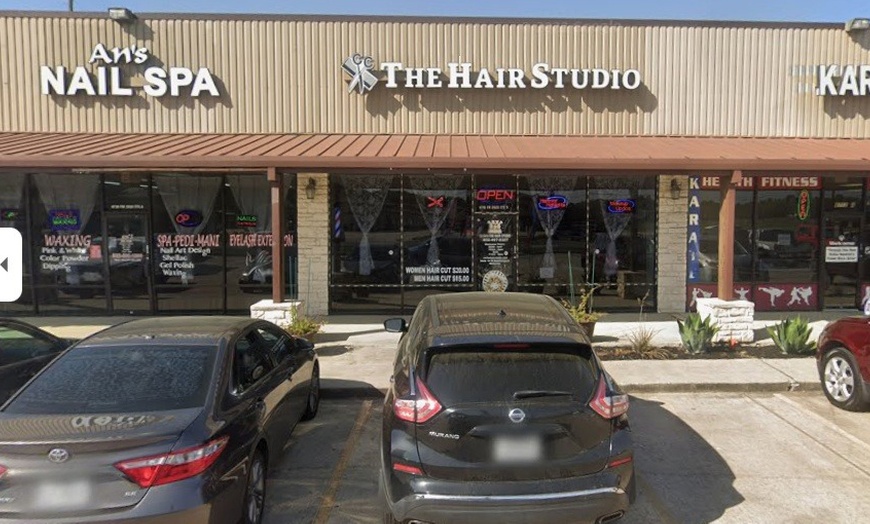 Image 10: One, Three, or Five Choice of 60-Min Acne-Prone or Mini-Facial